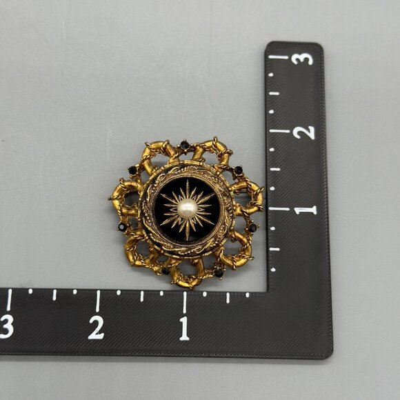 Vintage LJM Etruscan Black Glass Brooch Gold Tone Revival - Picture 10 of 11